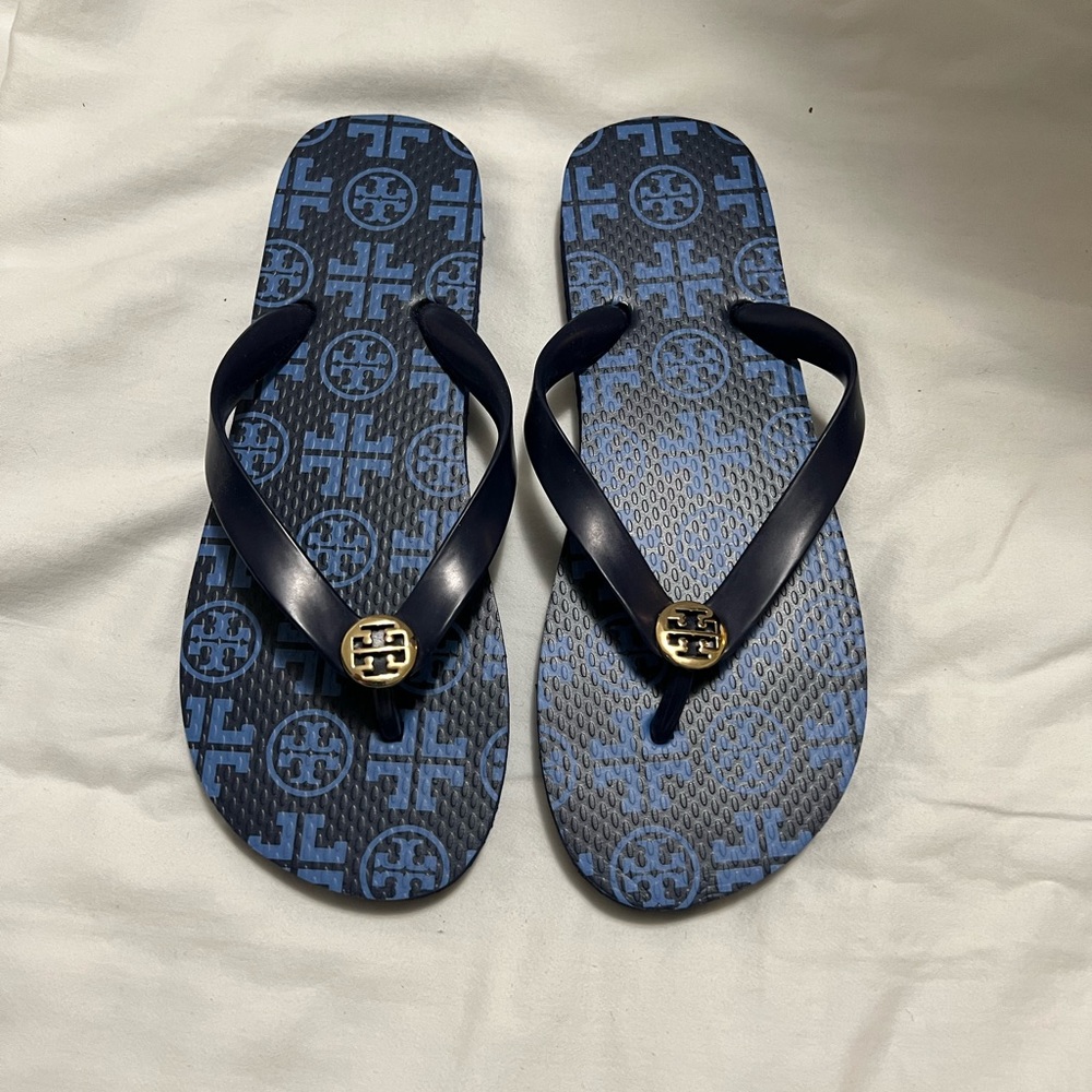 NEW Tory Burch flip flops